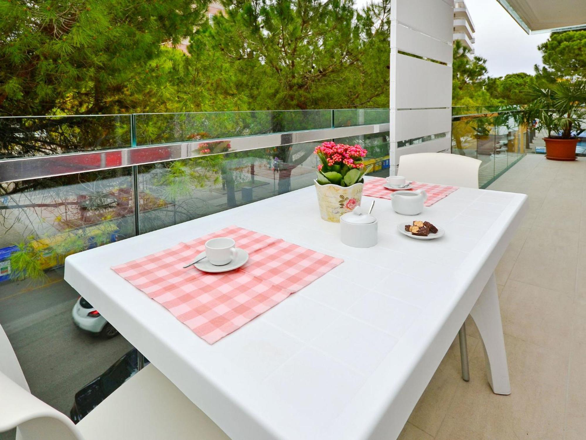 Fiore-7 By Interhome